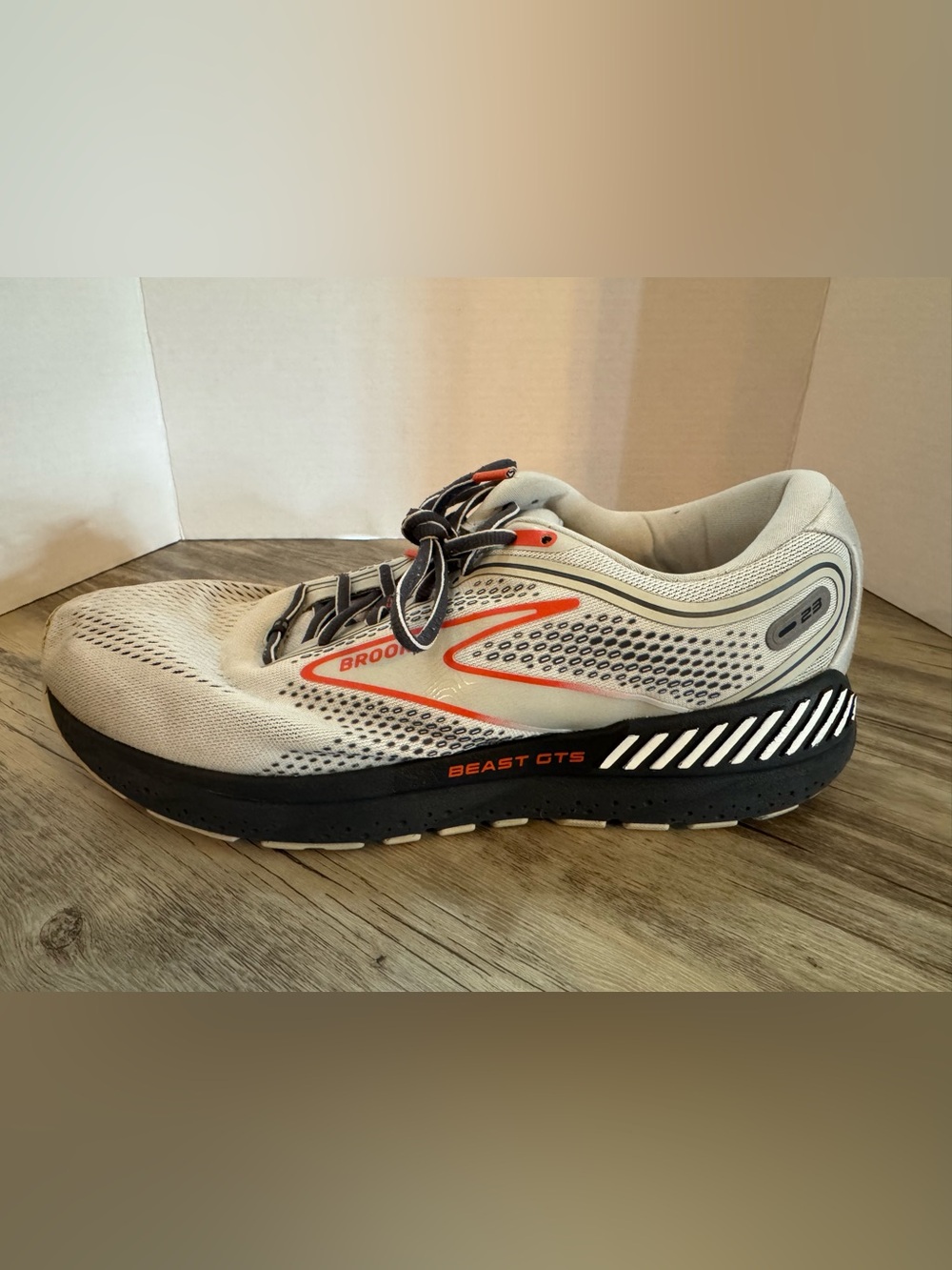 Brooks Men's Beast GTS 23 Running Shoes Grey/Scarlet/Ebony Size 11 Wide 2E